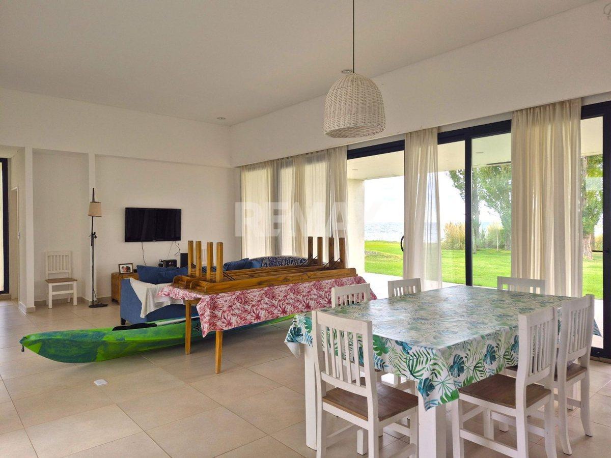 Foto de VENTA CASA EN LA PENINSULA LAGO MARI MENUCO, imagen 3