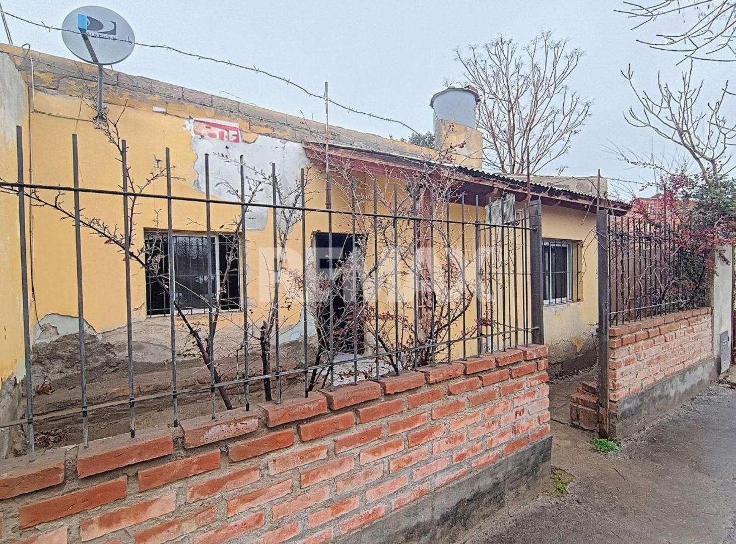 Foto de EN VENTA CASA 2 DORMITORIOS A REFACCIONAR, imagen 1