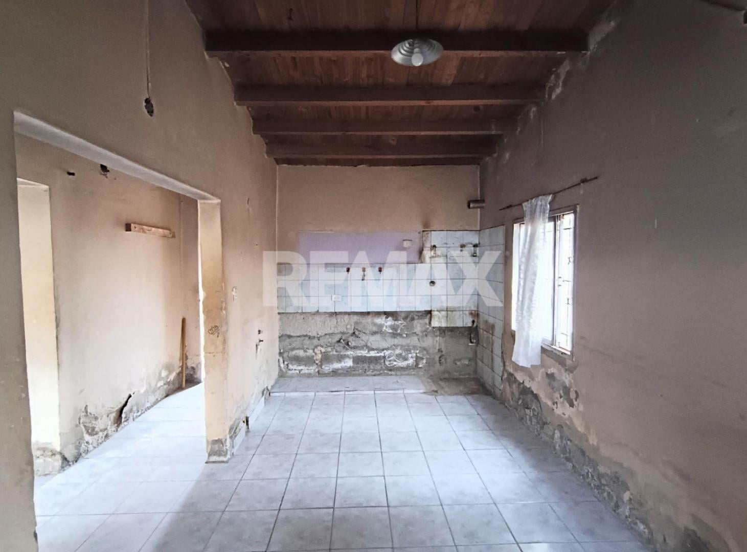 Foto de EN VENTA CASA 2 DORMITORIOS A REFACCIONAR, imagen 1