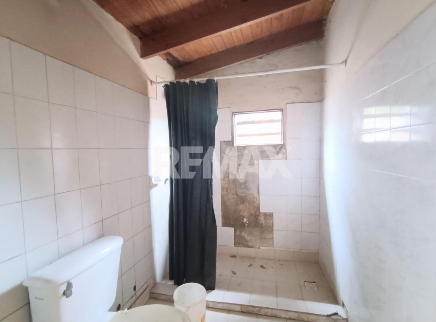 Foto de EN VENTA CASA 2 DORMITORIOS A REFACCIONAR, imagen 2