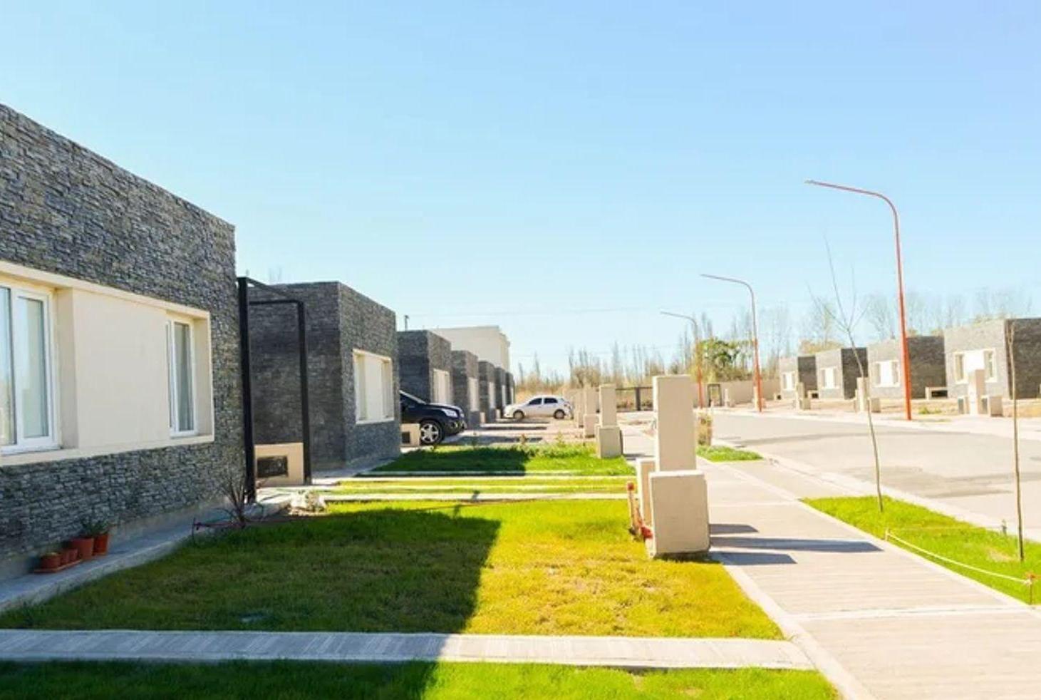 Foto de VENTA CASA 2 DORM. LA FALDA ETAPA II, CIPOLLETTI, imagen 2