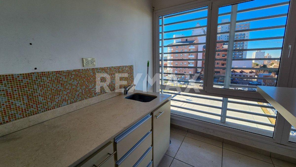 Foto de EN VENTA OFICINA | M. NEUQUINOS 1190 | NEUQUÉN, imagen 1