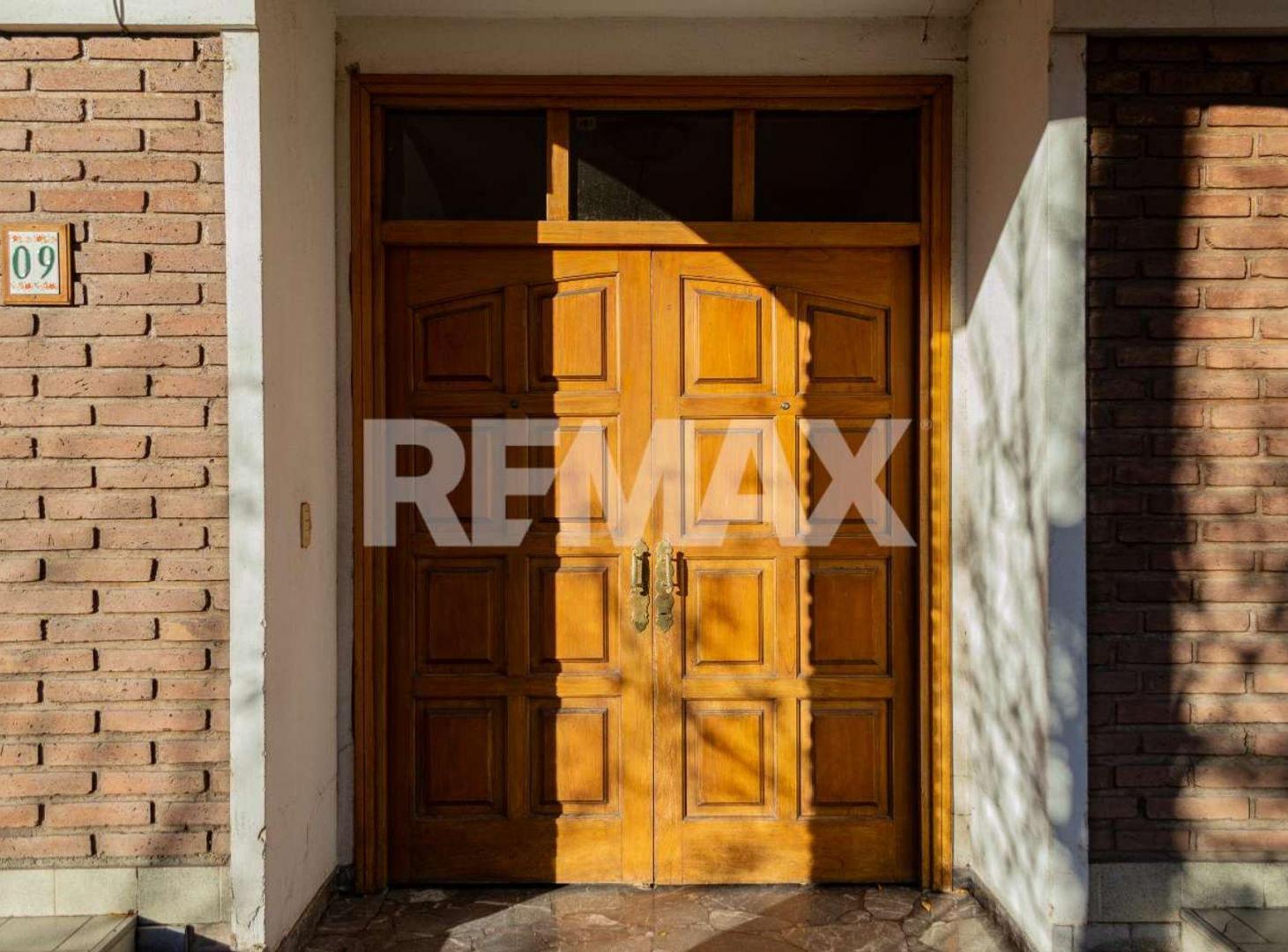 Foto de Venta Casa en Esquina Av. Menguelle y Urquiza, imagen 4