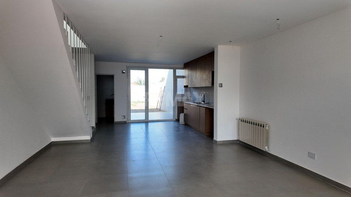 Foto de EN VENTA | DUPLEX 2 DORM | B° PERTICONE CENTENARIO, imagen 2