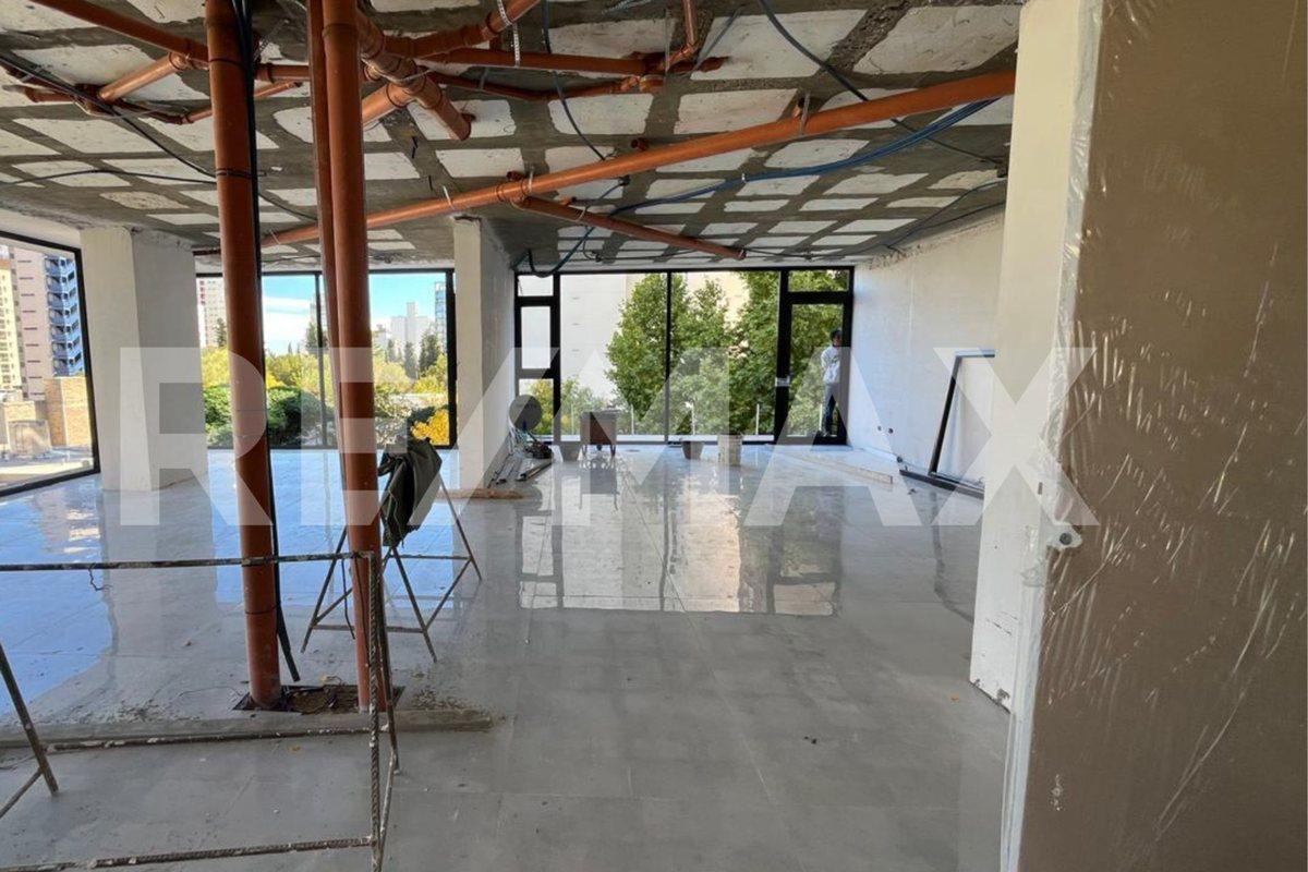 Foto de VENTA OFICINA LUMINIA Y DOS COCHERAS, imagen 2