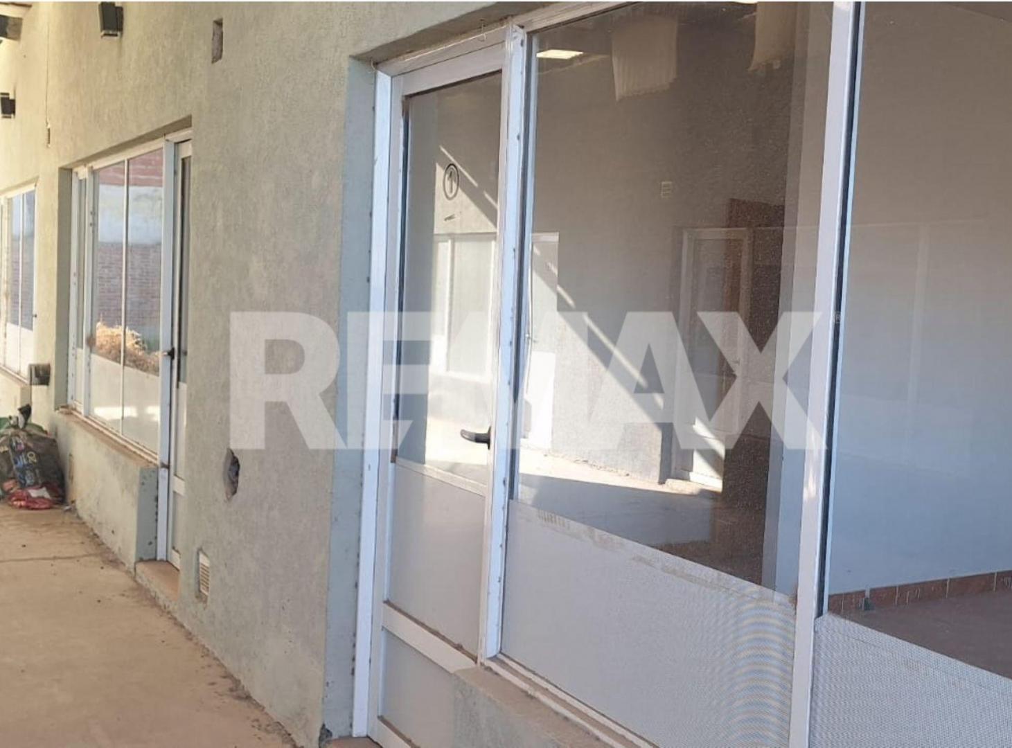 Foto de GALERIA COMERCIAL EN VENTA FERNANDEZ ORO, imagen 1