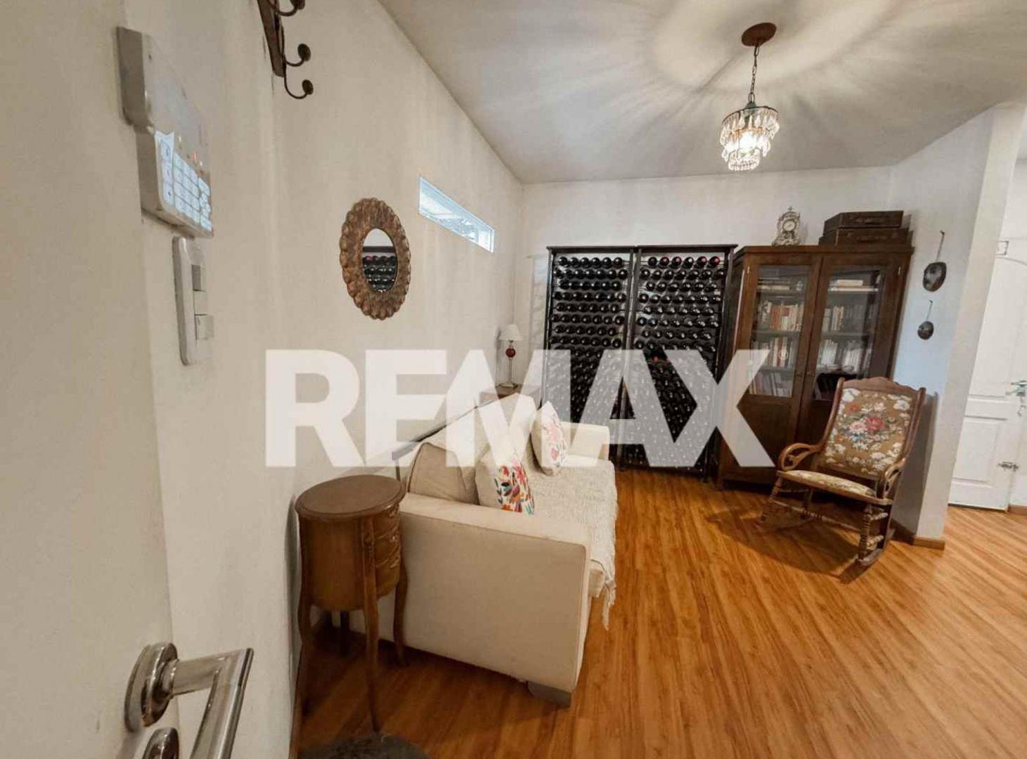 Foto de CASA EN VENTA SANTA GENOVEVA CON PATIO Y GARAGE, imagen 1