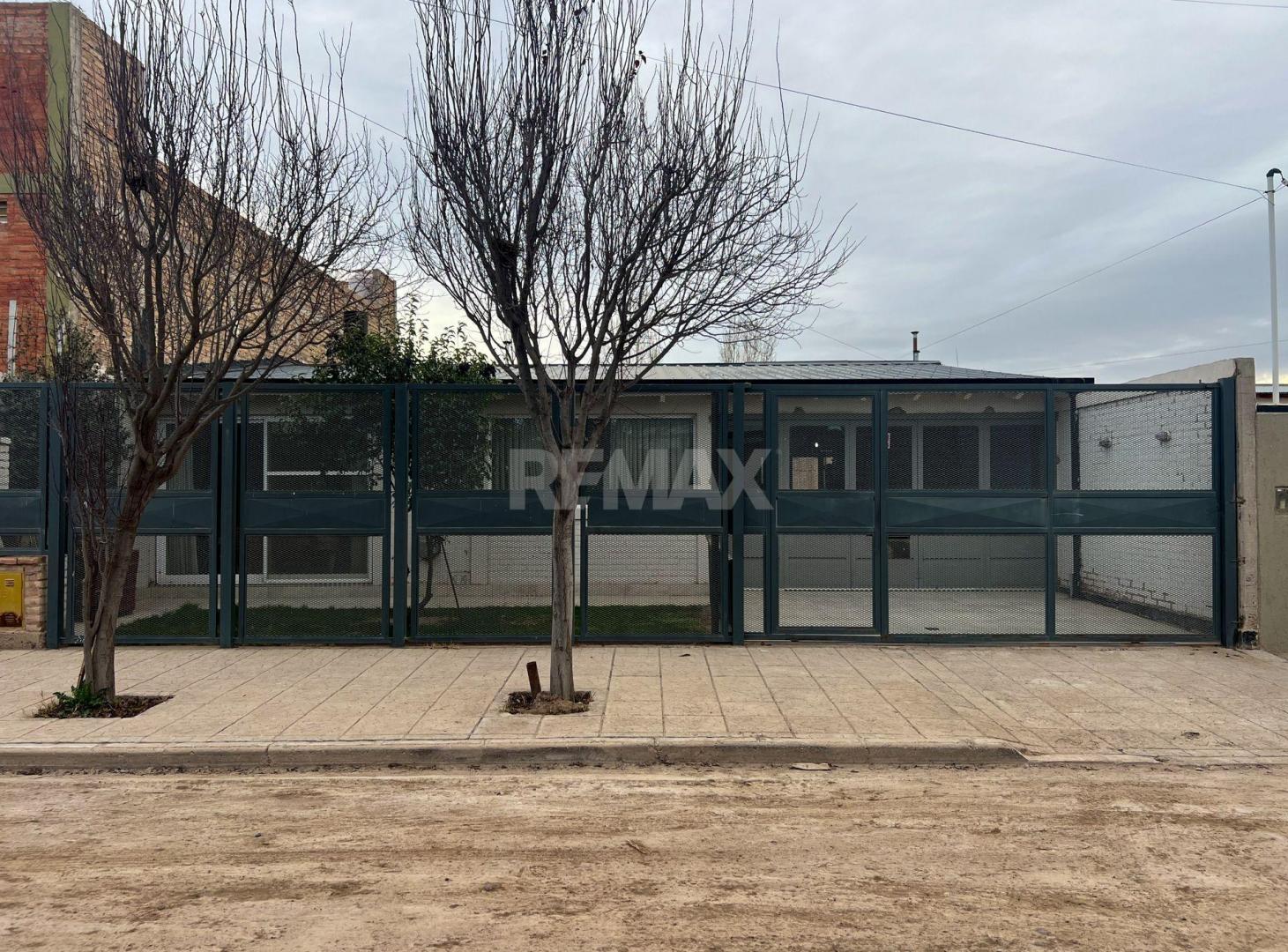 Foto de VENTA DE CASA 2 DORMITORIOS FERNANDEZ ORO, imagen 4