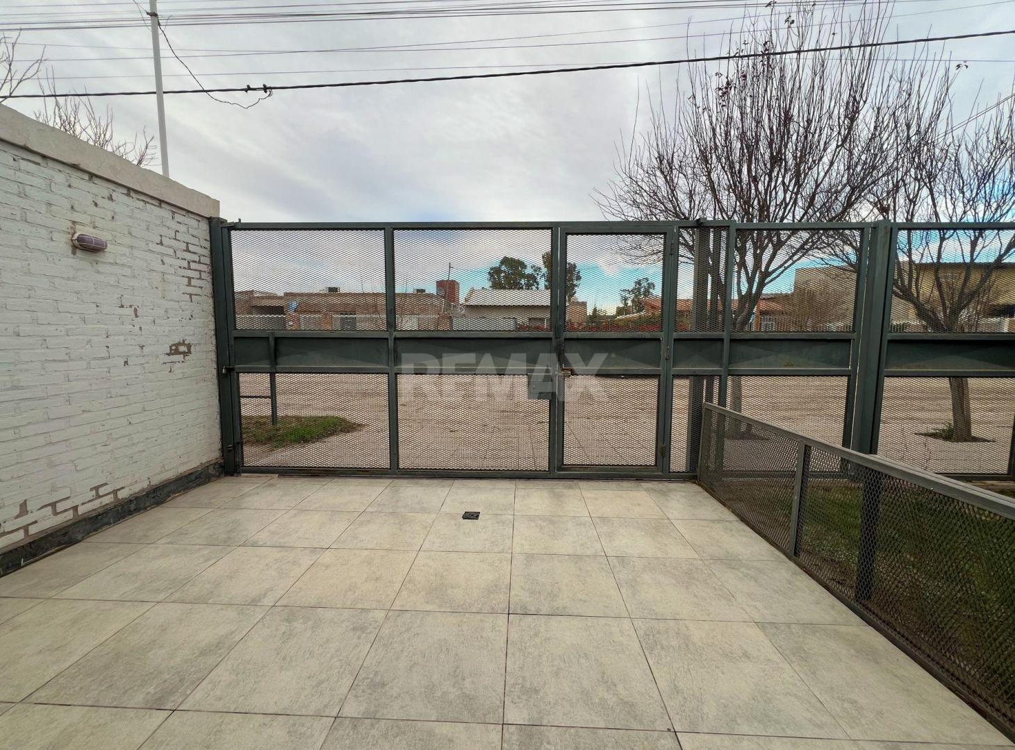 Foto de VENTA DE CASA 2 DORMITORIOS FERNANDEZ ORO, imagen 4