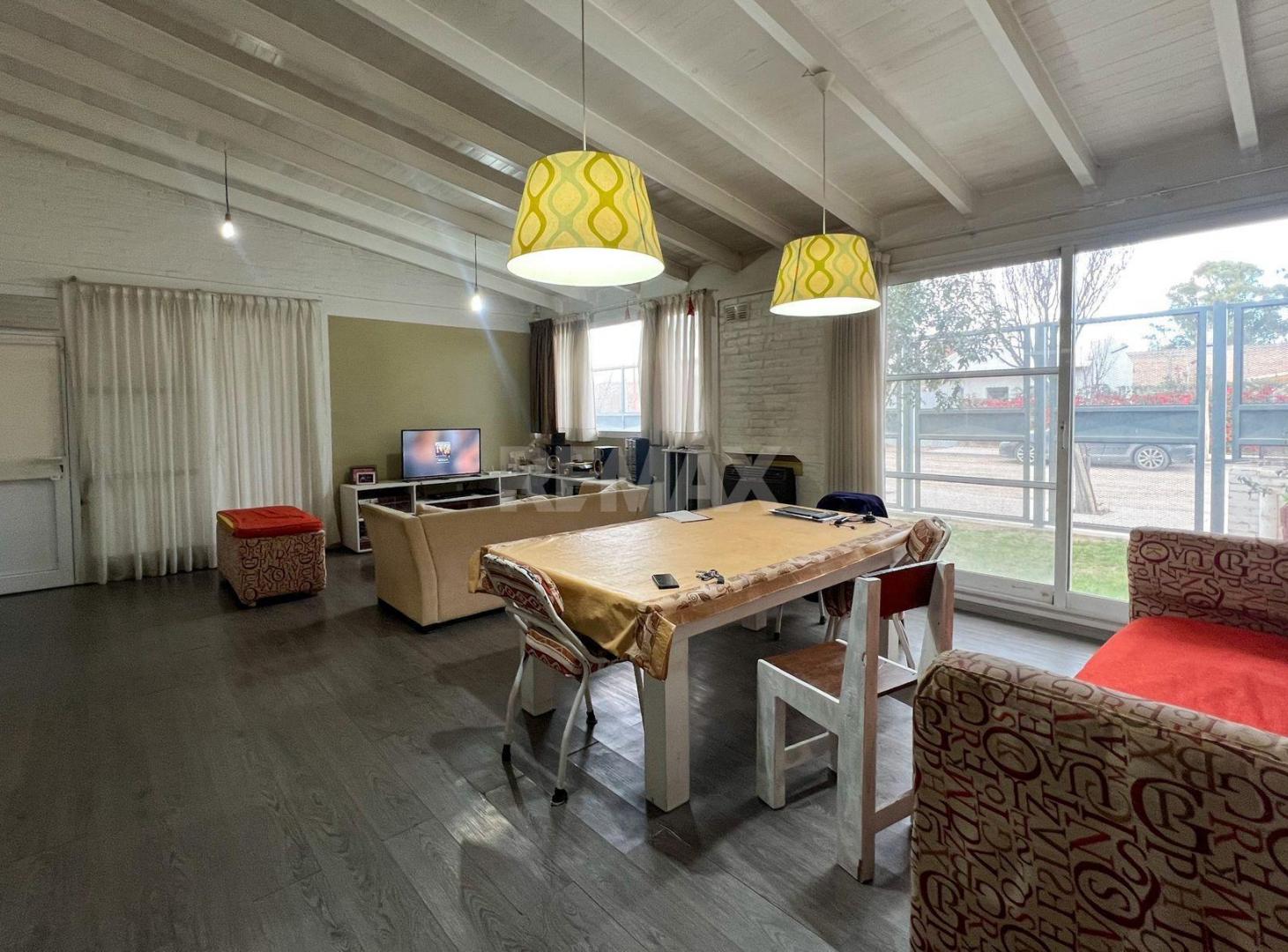 Foto de VENTA DE CASA 2 DORMITORIOS FERNANDEZ ORO, imagen 3