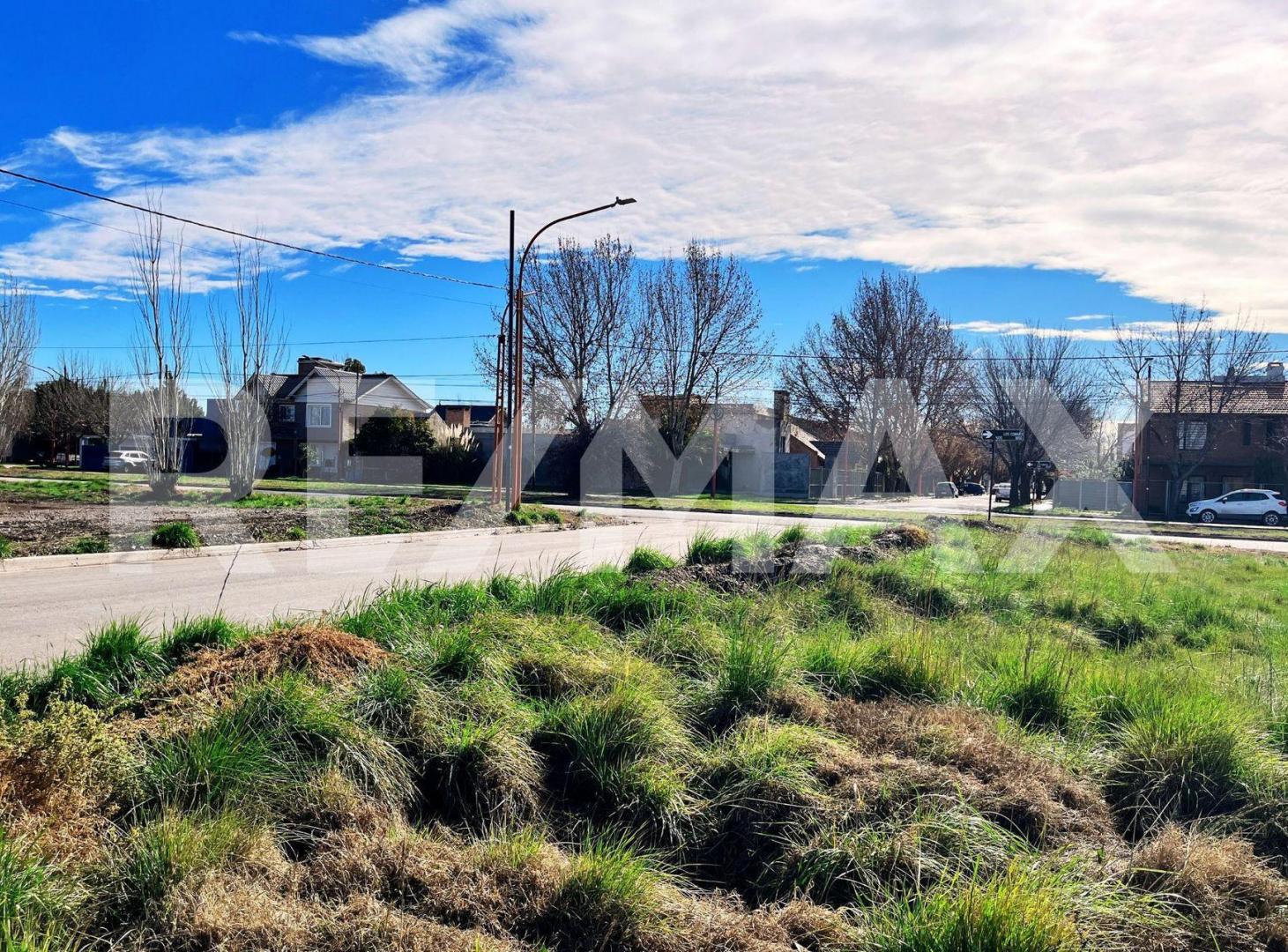 Foto de Terreno en esquina Venta! B. Manzanar Cipolletti, imagen 1
