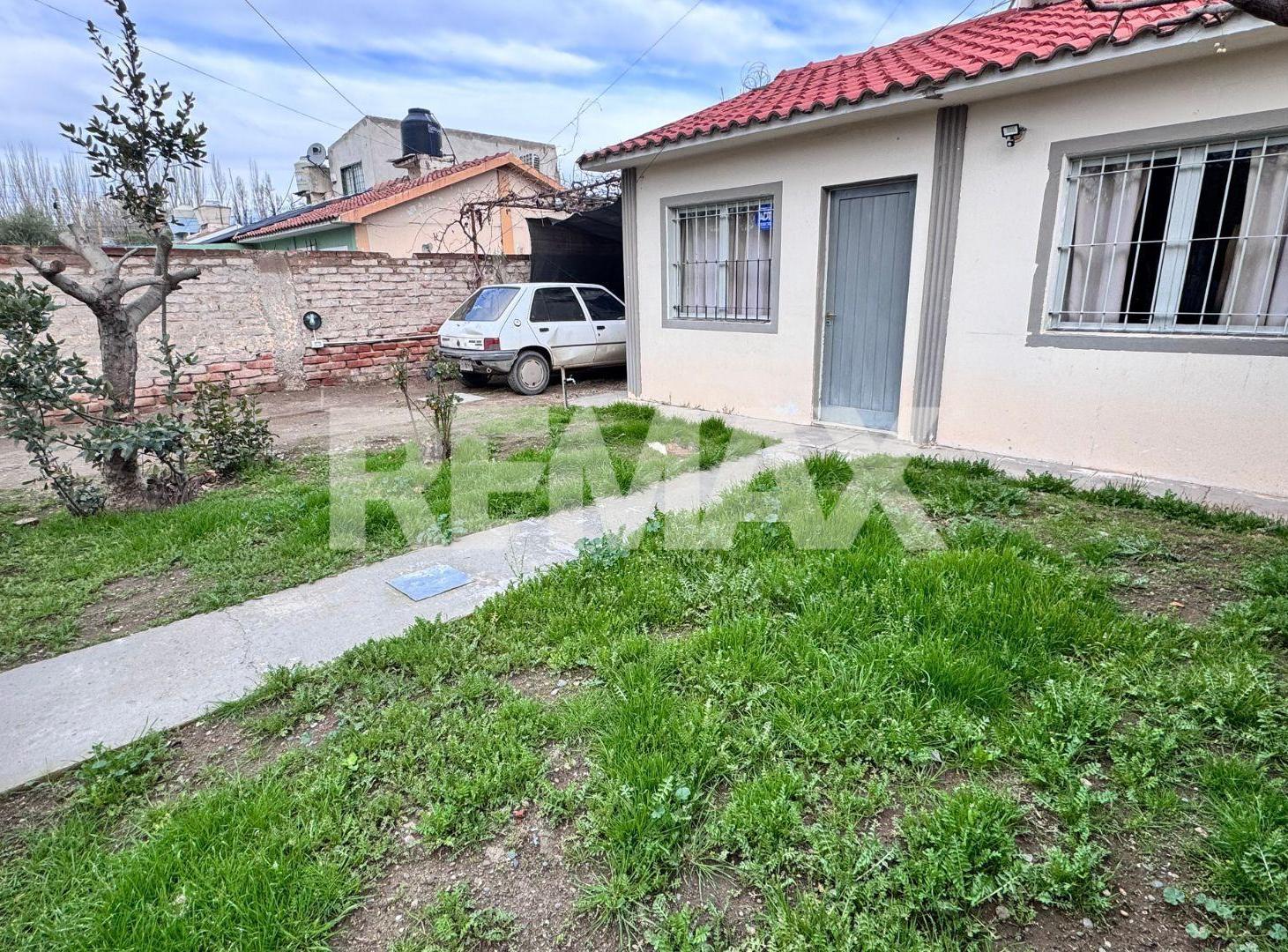Foto de EN VENTA CASA EN PB 2 DORMITORIOS PLOTTIER, imagen 2