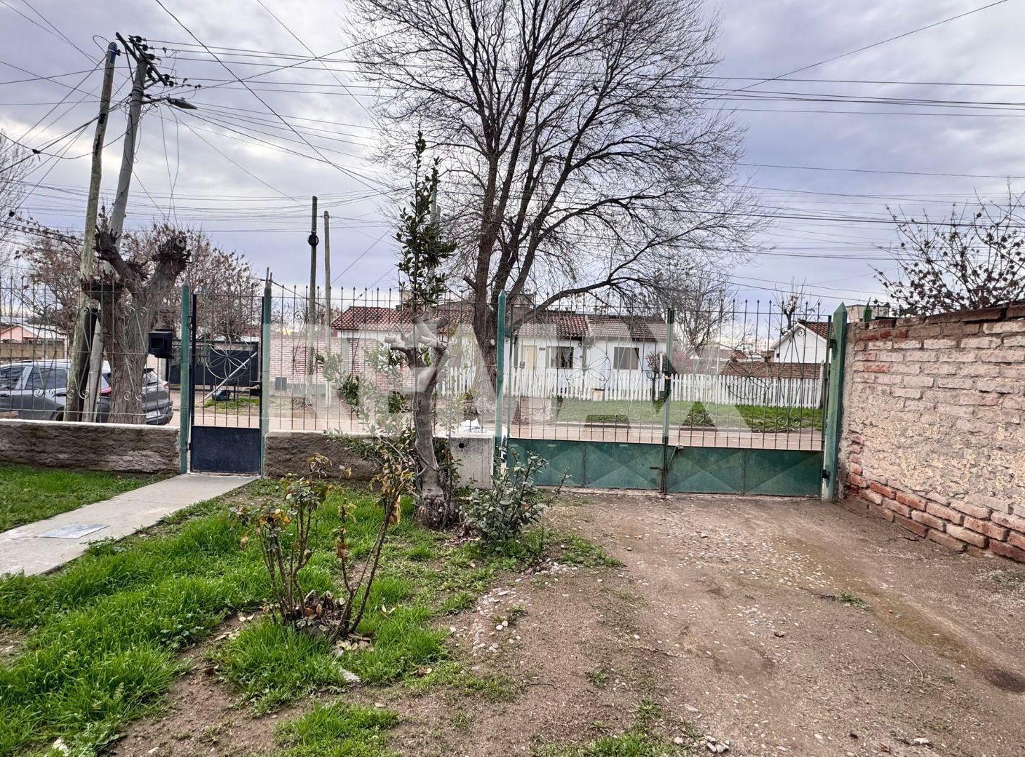 Foto de EN VENTA CASA EN PB 2 DORMITORIOS PLOTTIER, imagen 4