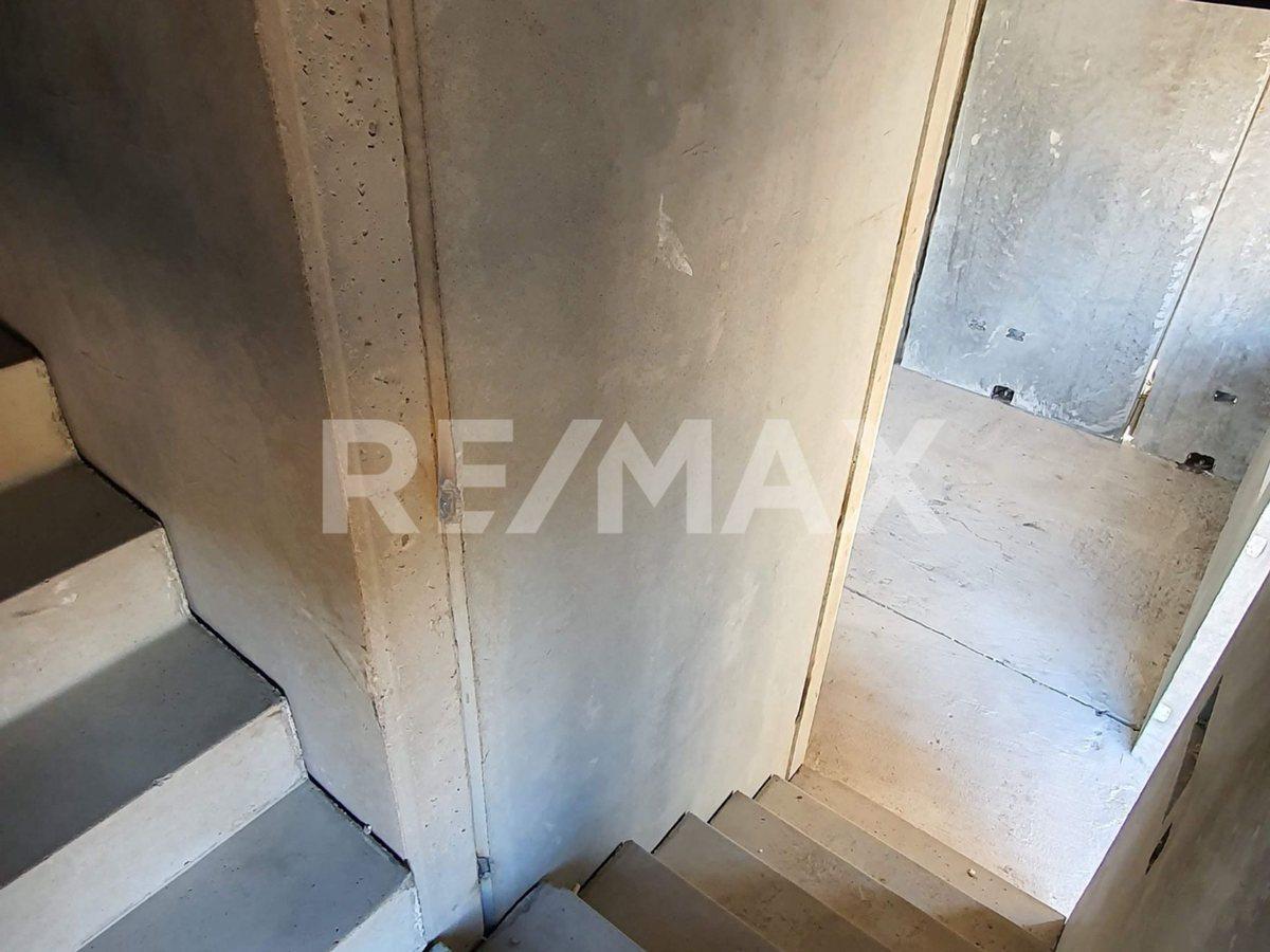 Foto de LOTE CON OBRA AVANZADA Y PROYECTO PARA 4 UF AÑELO, imagen 4