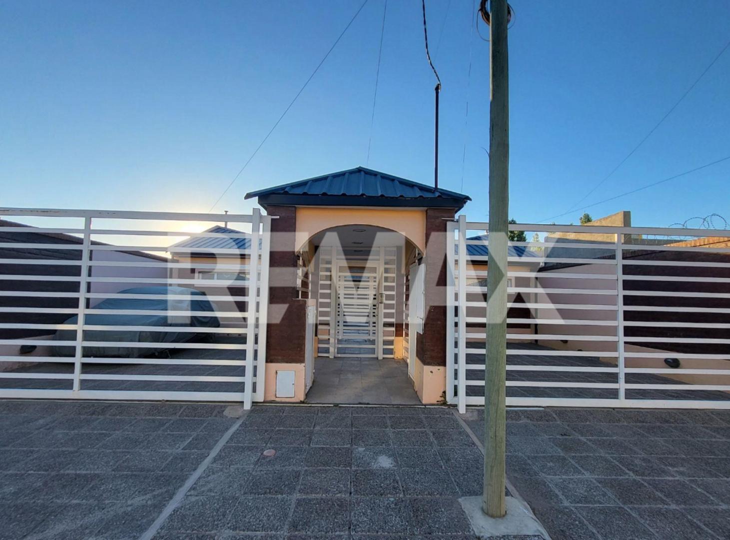 VENTA COMPLEJO DE 4 DPTOS EN PLOTTIER