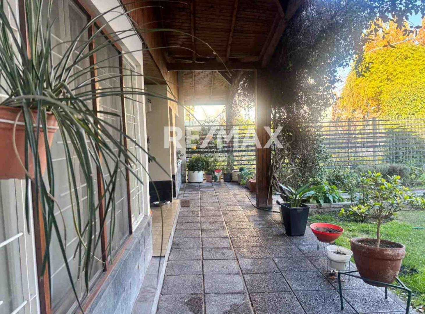 Foto de VENTA CASA B° HUILICHES EN TERRENO APTO DESARROLLO, imagen 3