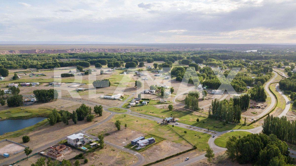 Foto de TERRENO EN VENTA EN LOS CANALES DE PLOTTIER, imagen 2