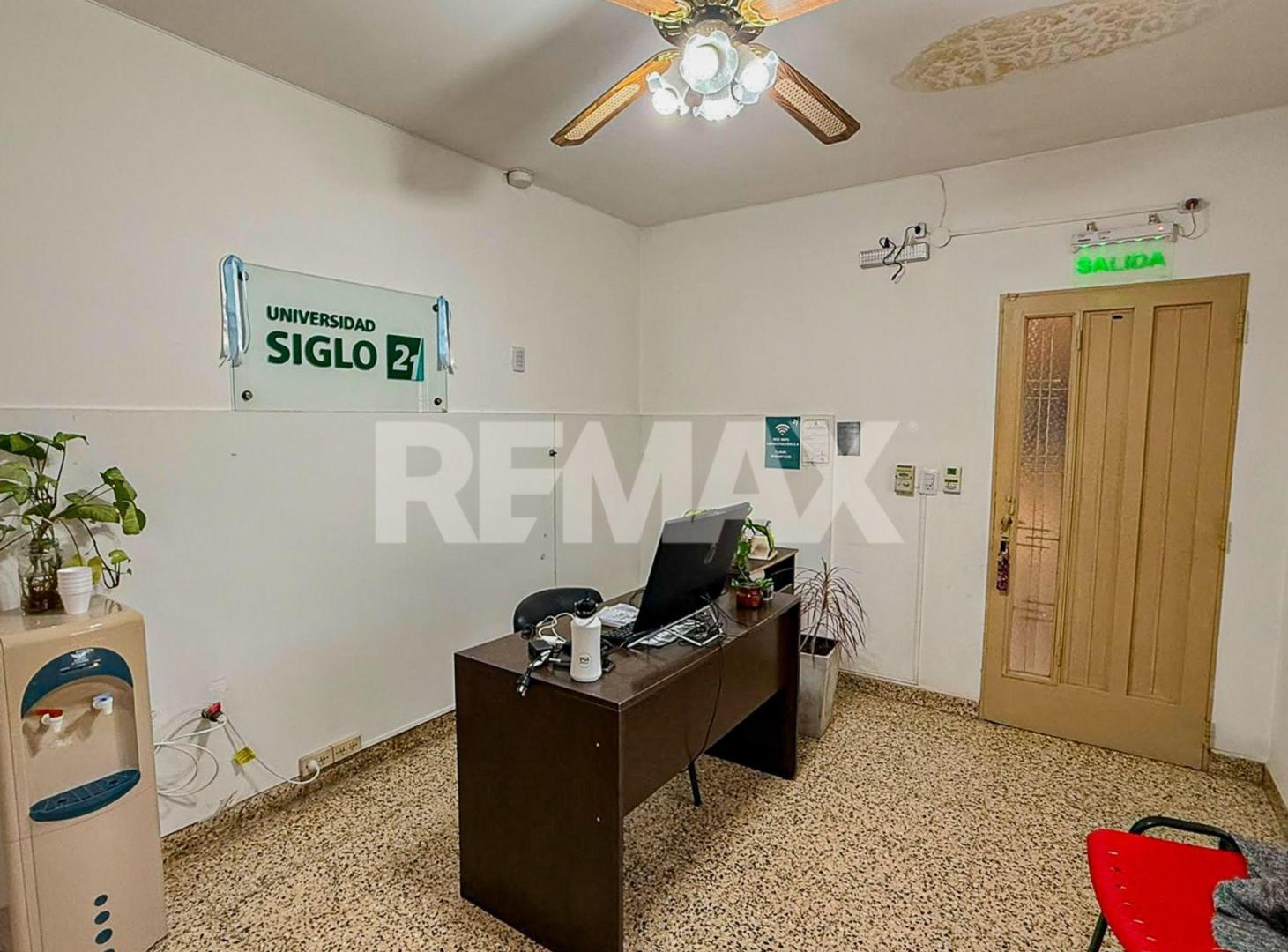 Foto de EN VENTA CASA CON 2 LOCALES CENTRO DE PLOTTIER, imagen 3