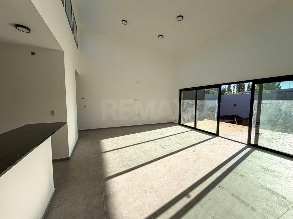 Foto de CASA EN VENTA 2 DORMITORIOS | CONFLUENCIA, imagen 3