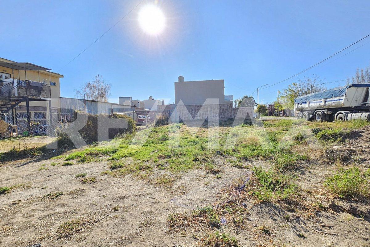 Foto de LOTE 375m2 EN ESQUINA B° TAGLIAFERRI - PLOTTIER, imagen 3