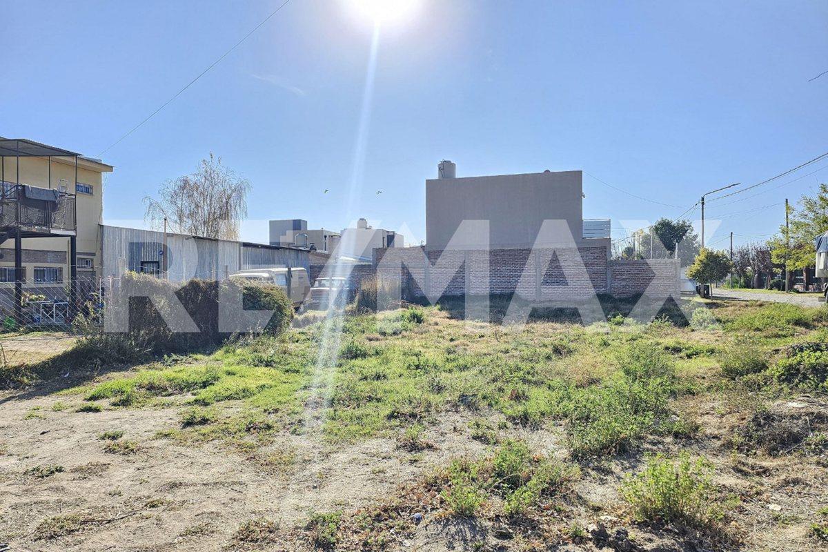 Foto de LOTE 375m2 EN ESQUINA B° TAGLIAFERRI - PLOTTIER, imagen 1