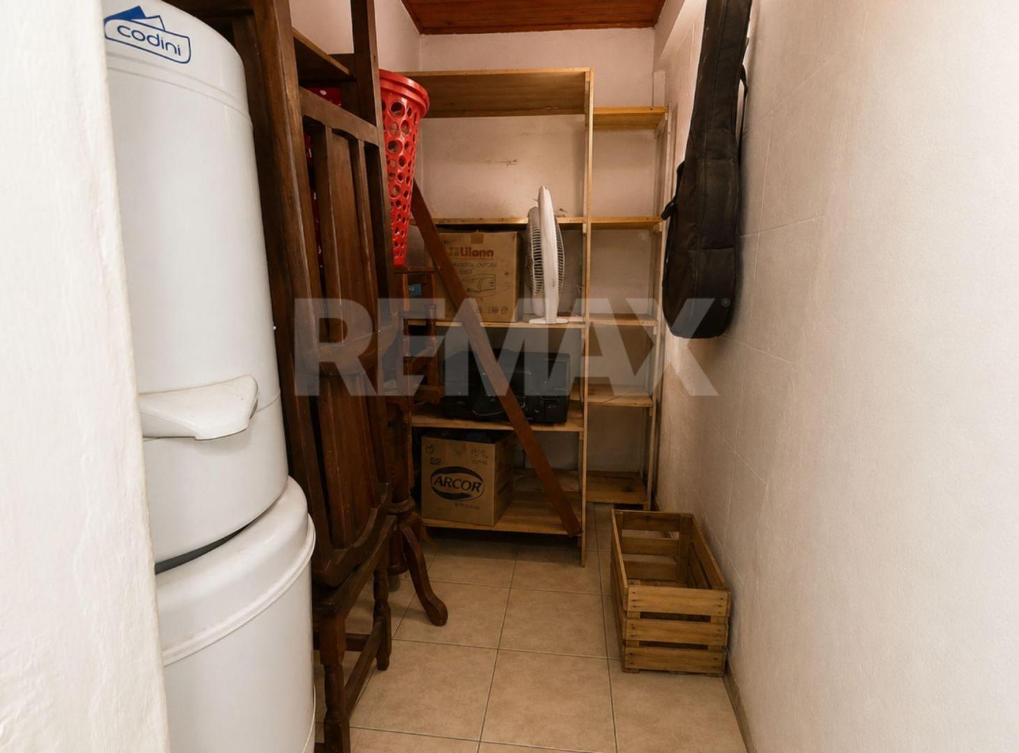 Foto de VENTA CASA 3 DORMITORIOS CON MONOAMBIENTE., imagen 3