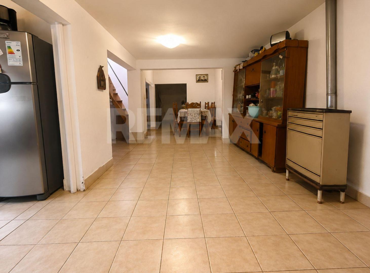 Foto de VENTA CASA 3 DORMITORIOS CON MONOAMBIENTE., imagen 2
