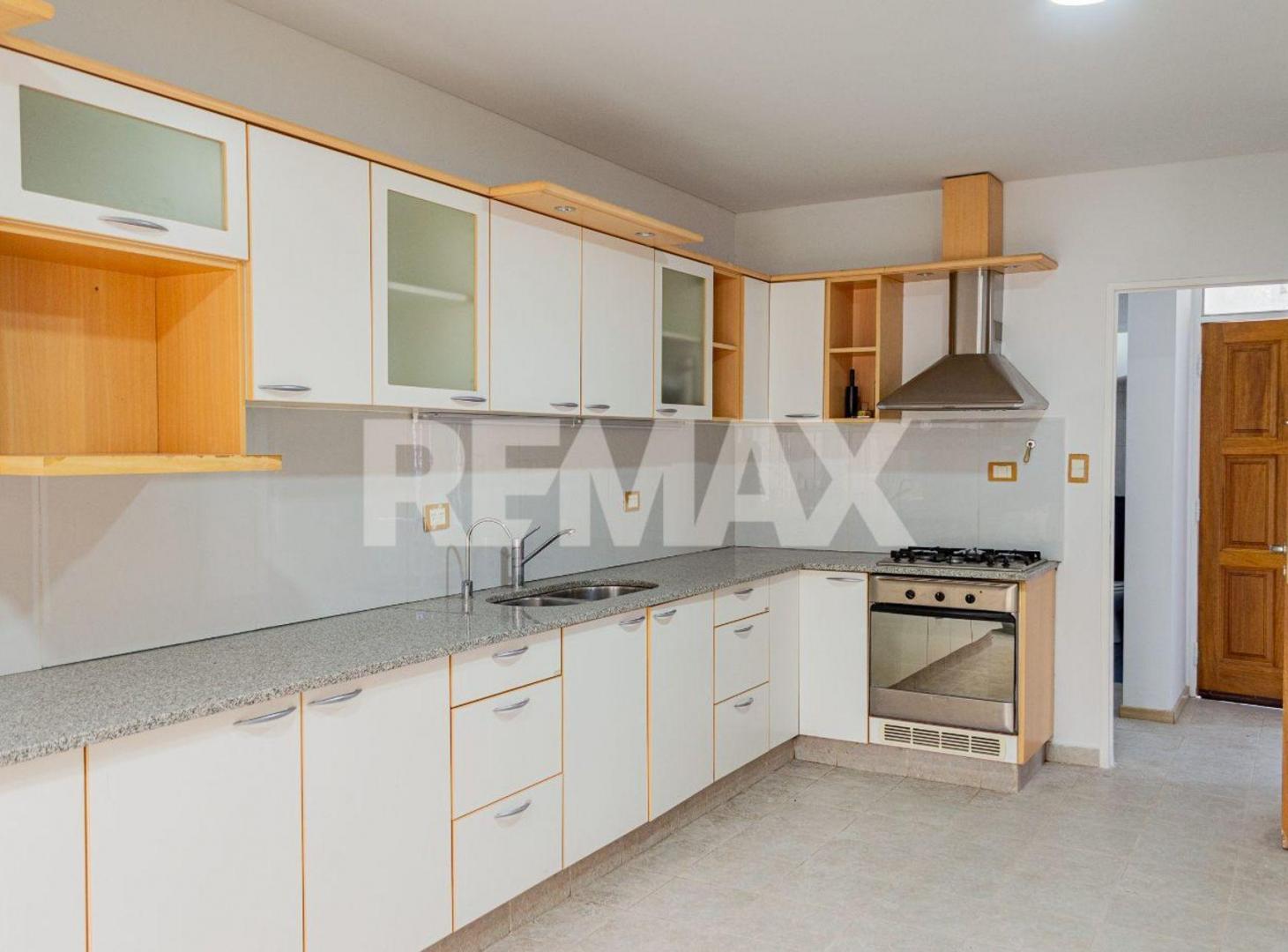 Foto de VENTA CASA 3 DORM C/PILETA NQN APTA CREDITO, imagen 5