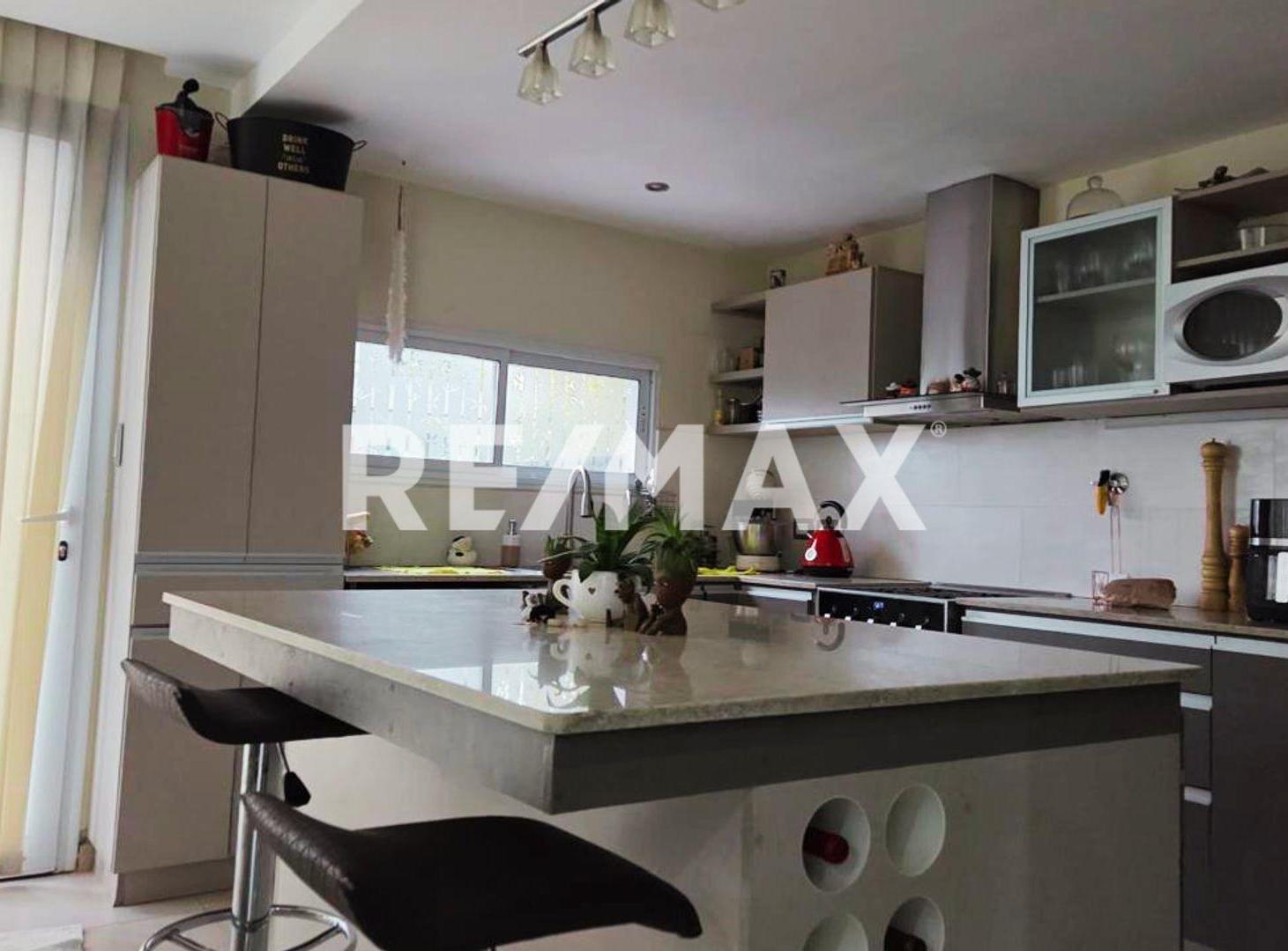 Foto de VENTA| DÚPLEX 3 DORMITORIOS|B CERRADO LA PEREGRINA, imagen 4