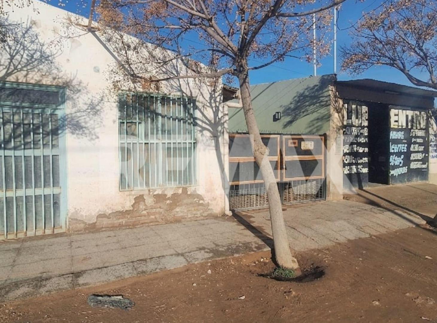 Foto de CASA 3 DORMIS CON QUINCHO + LOCAL COMERCIAL+ DEPTO, imagen 2