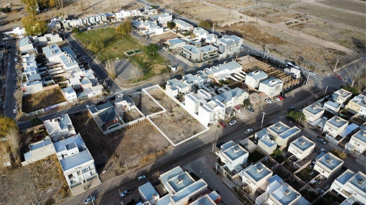 Foto de VENTA TERRENO 900M2 ANAYA Y SAYEN - NQN, imagen 1