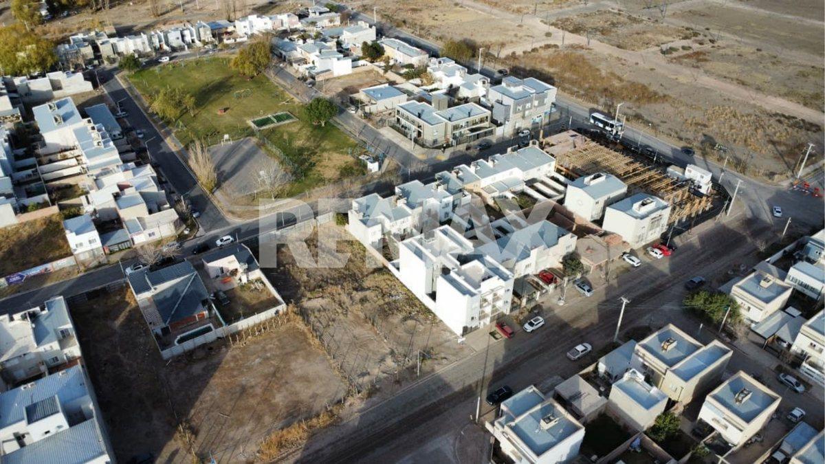 Foto de VENTA TERRENO 900M2 ANAYA Y SAYEN - NQN, imagen 3