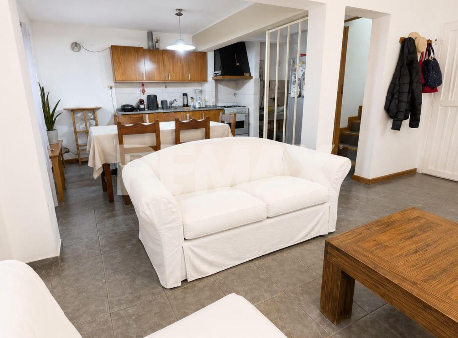 Foto de VENTA DÚPLEX 3 DORMITORIOS B° GREGORIO ÁLVAREZ NQN, imagen 2