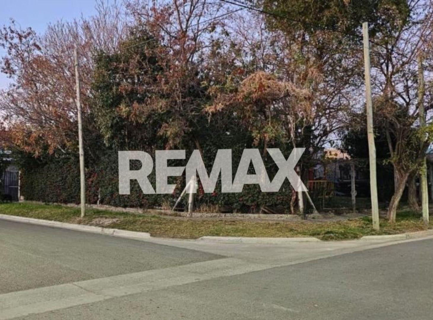 Foto de VENTA CASA+DPTOS+QUINCHO-A REFACCIONAR-lote 742m2, imagen 2