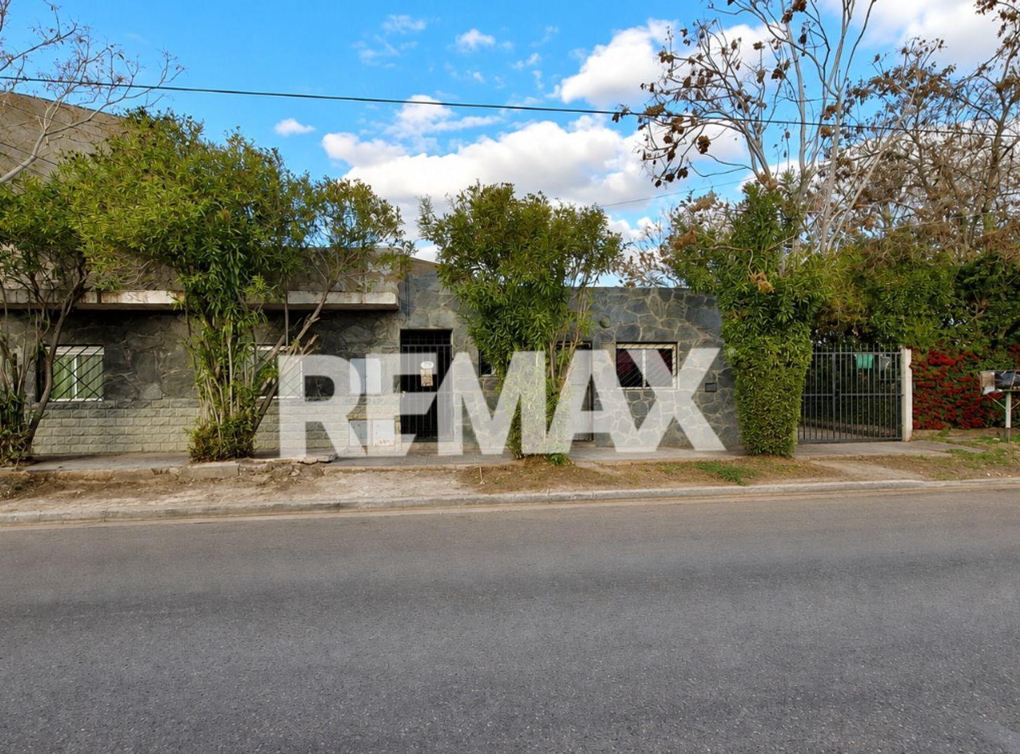 Foto de VENTA CASA+DPTOS+QUINCHO-A REFACCIONAR-lote 742m2, imagen 3