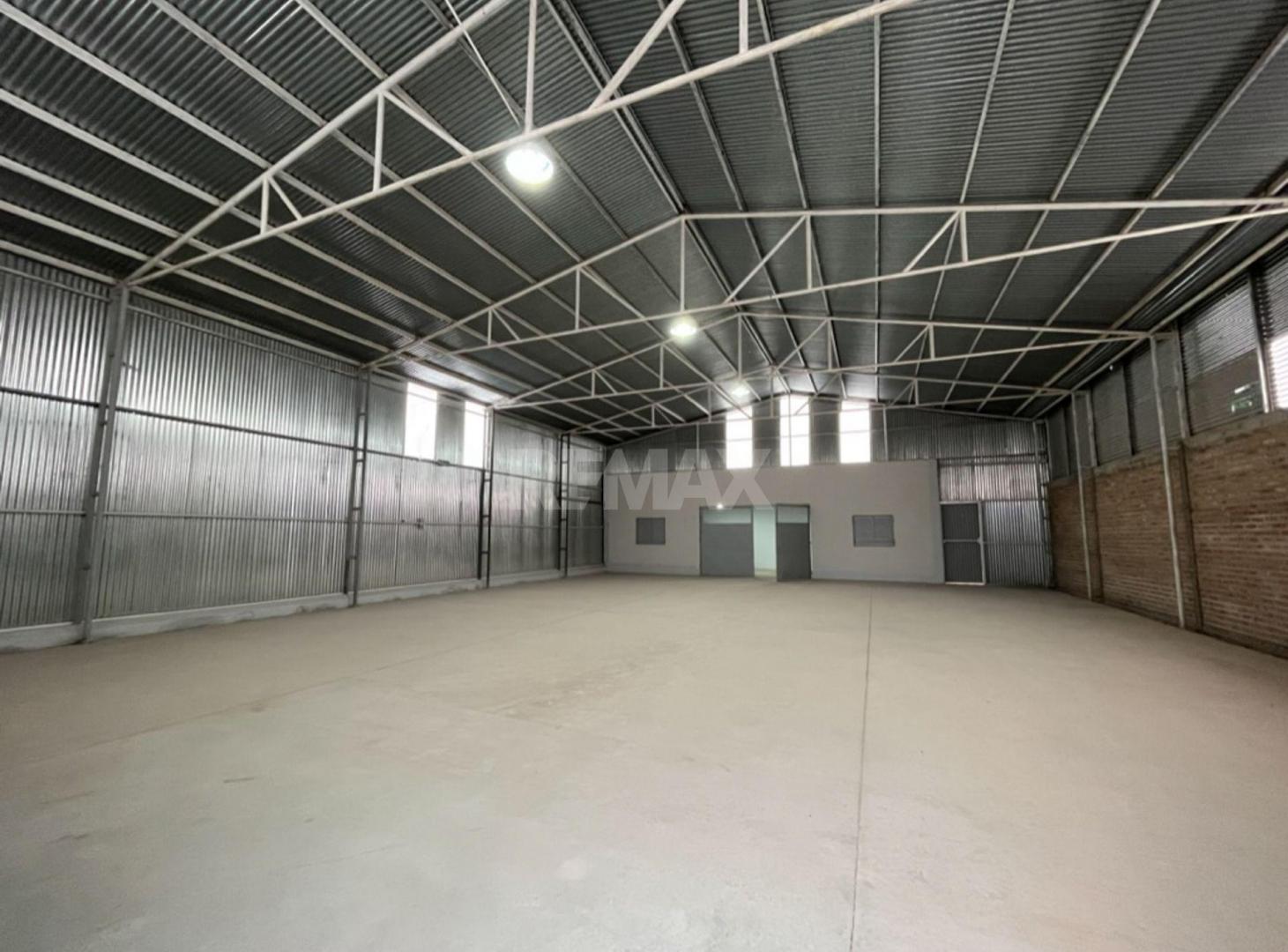Foto de 2 Galpones en venta Cipolletti, Parque industrial, imagen 2