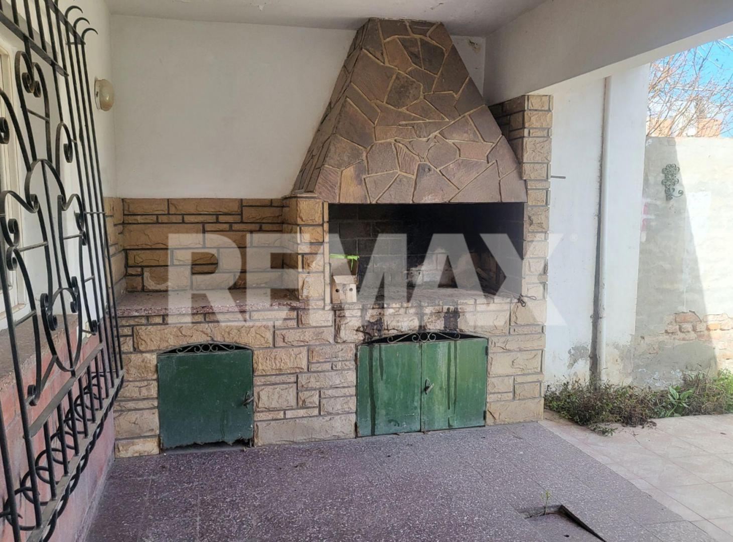 Foto de ALQUILER CASA 6 AMBIENTES EN CENTRO DE PLOTTIER, imagen 4
