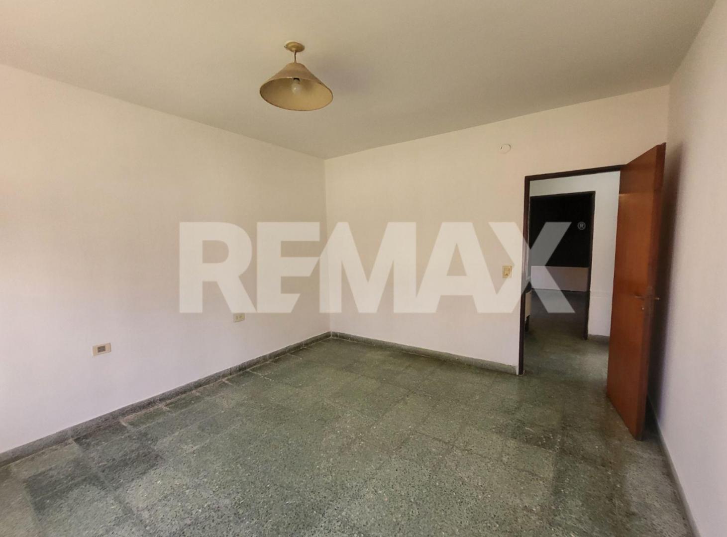 Foto de ALQUILER CASA 6 AMBIENTES EN CENTRO DE PLOTTIER, imagen 3