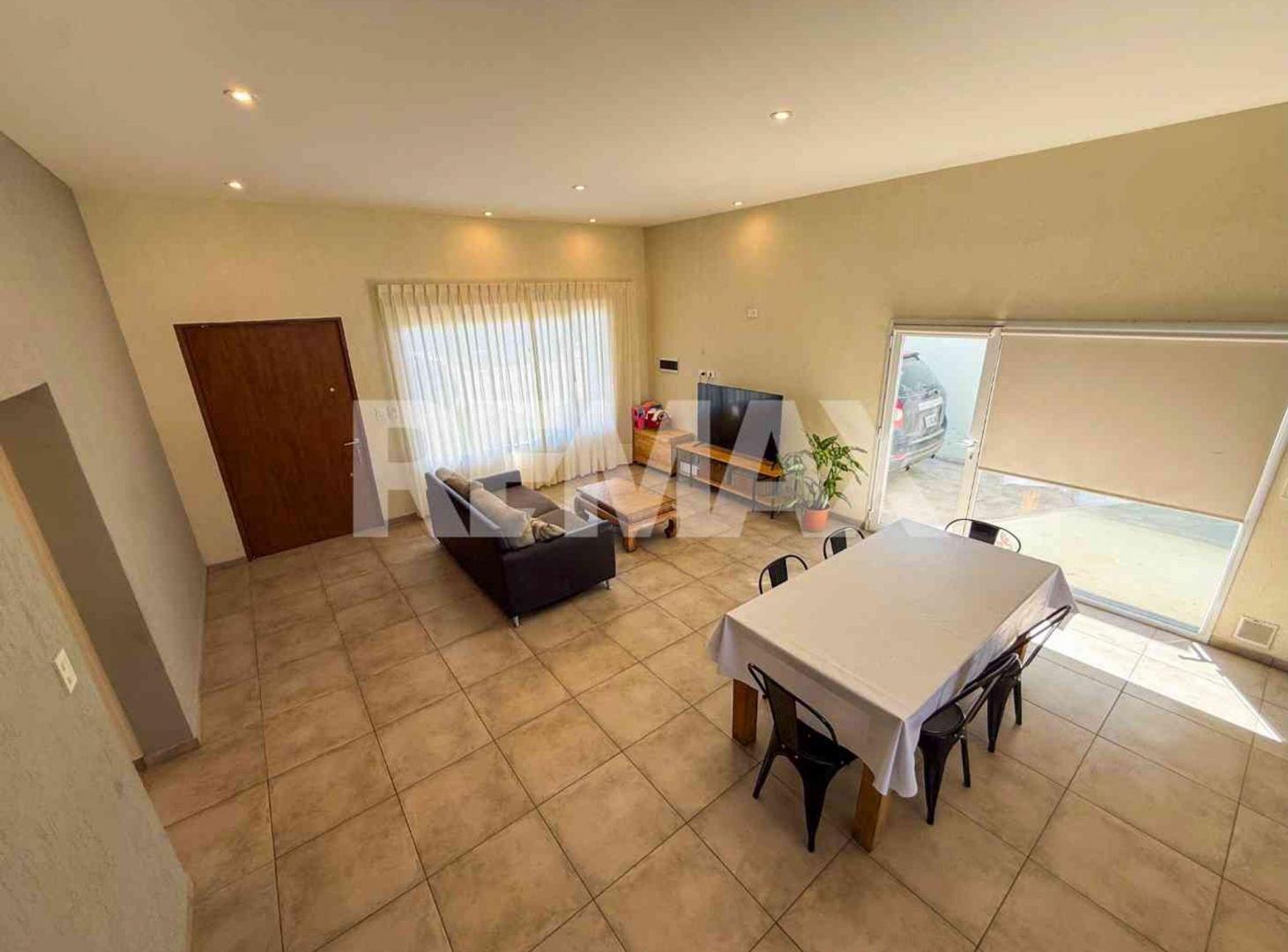Foto de VENTA CASA 3 DORMITORIOS CON PILETA, imagen 4