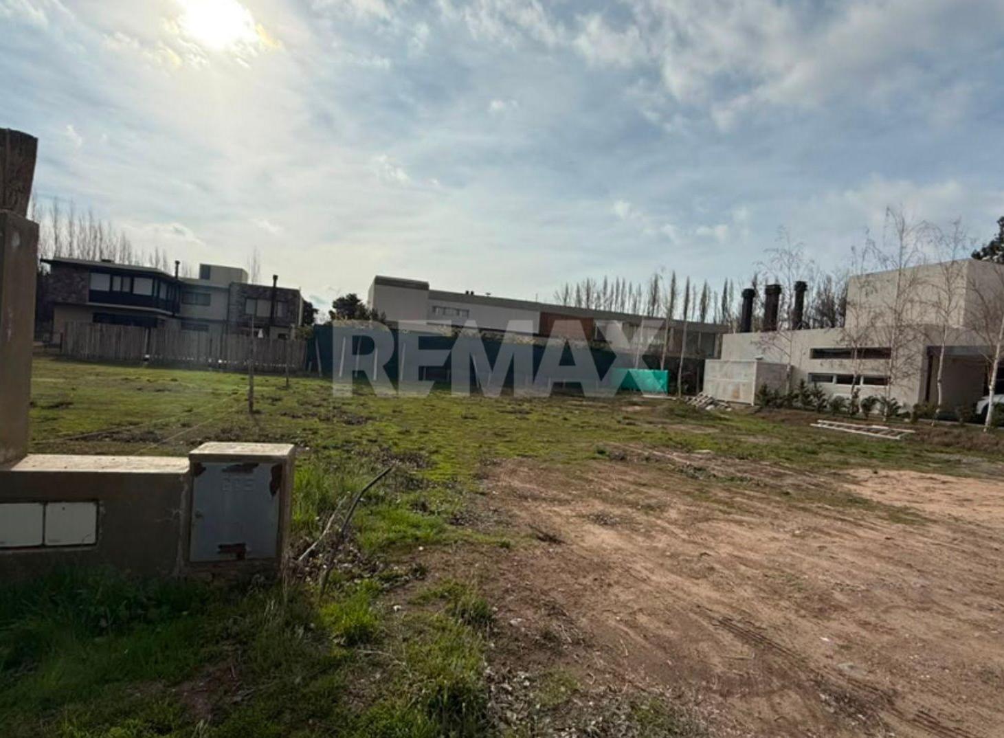 Foto de LOTE EN VENTA, B° LA COMARCA, CENTENARIO., imagen 1