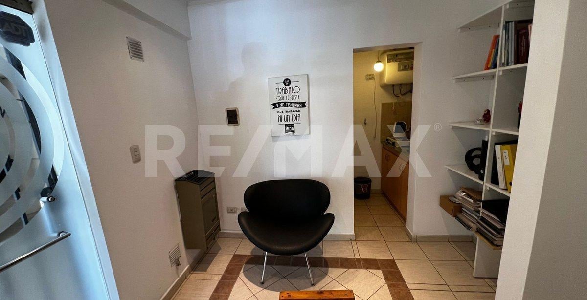 Foto de EN ALQUILER Oficina Planta Baja Centro Neuquen, imagen 1