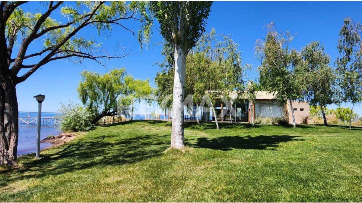 Foto de Terreno 840 m2 en venta - B° La Peninsula, Neuquén, imagen 3