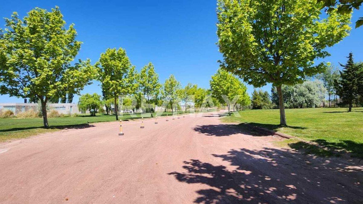 Foto de Terreno 840 m2 en venta - B° La Peninsula, Neuquén, imagen 1