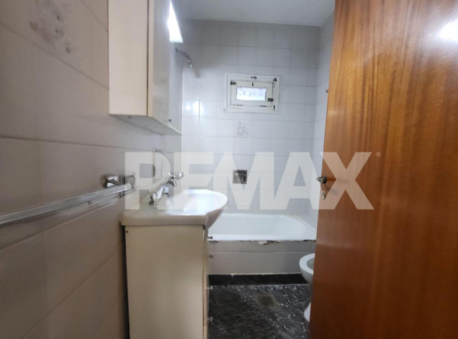 Foto de VENTA CASA 6 AMBIENTES CENTRO DE PLOTTIER, imagen 5