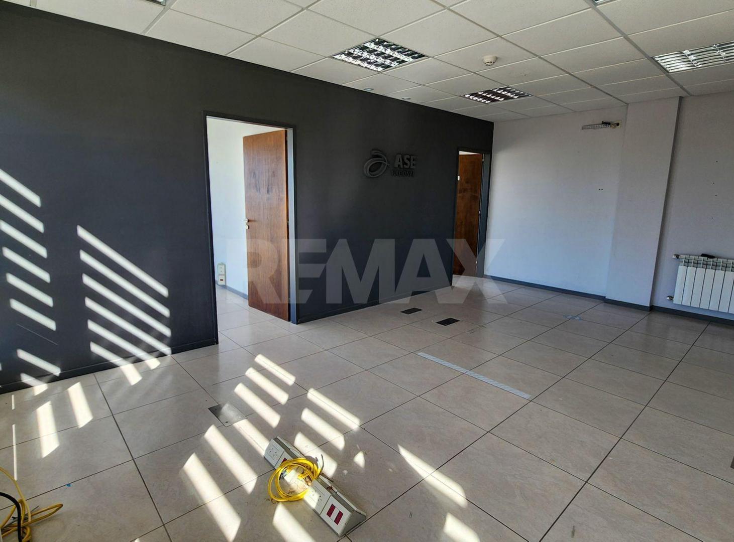 Foto de EN ALQUILER OFICINA | M. NEUQUINOS 1190 | NEUQUÉN, imagen 1