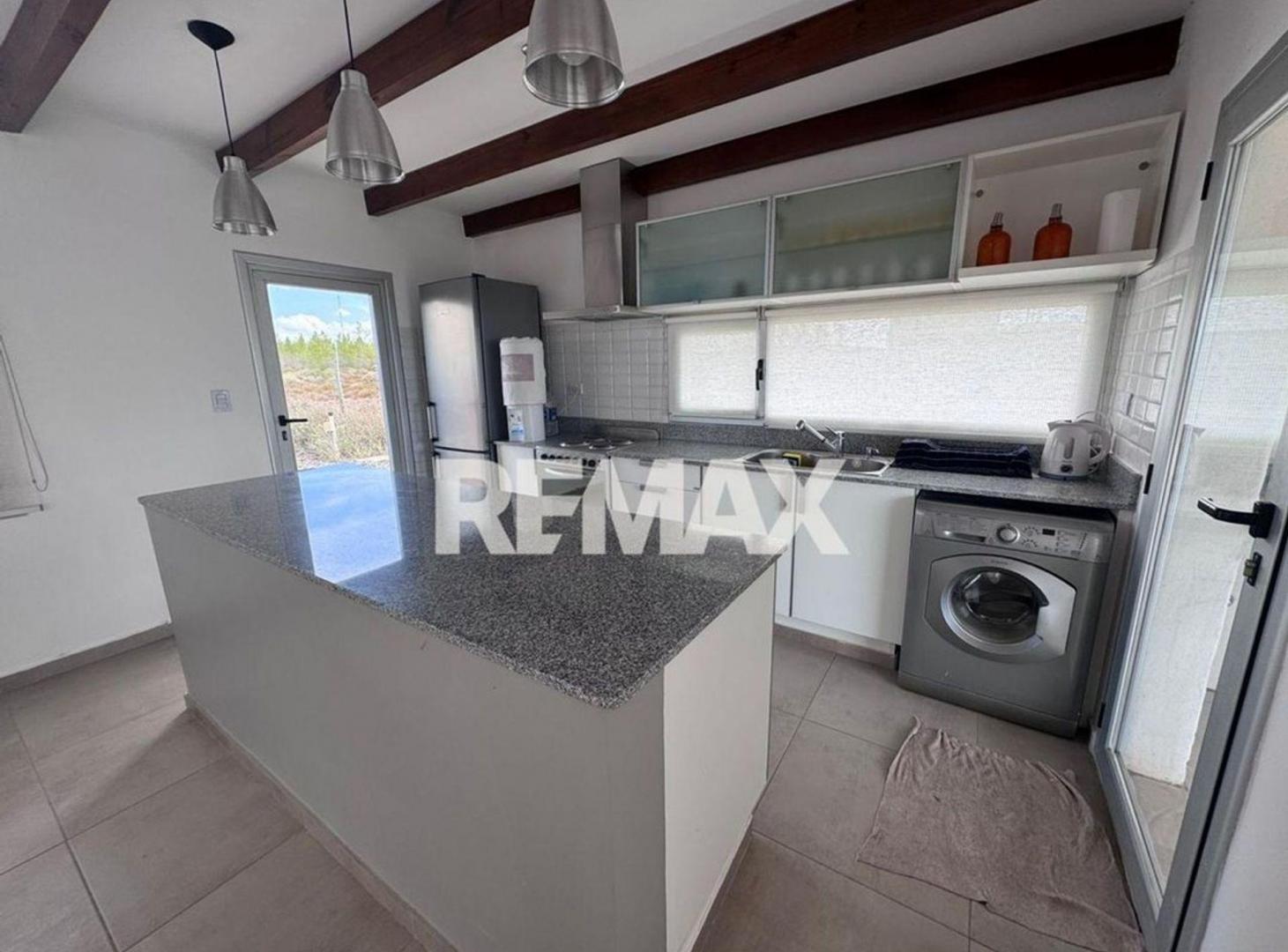 Foto de VENTA casa en B° La Península Lago Mari Menuco NQN, imagen 2