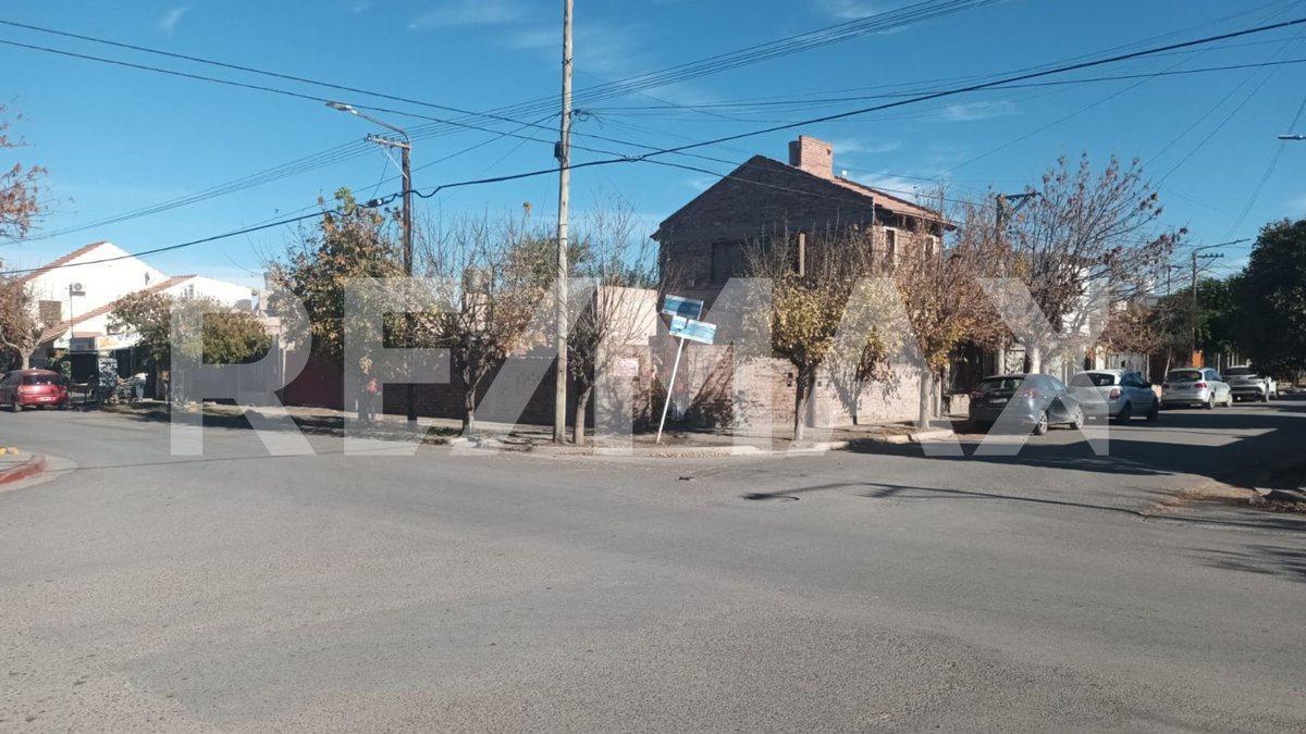 Foto de VENTA CASA APTA DESARROLLO - CENTENARIO, imagen 4