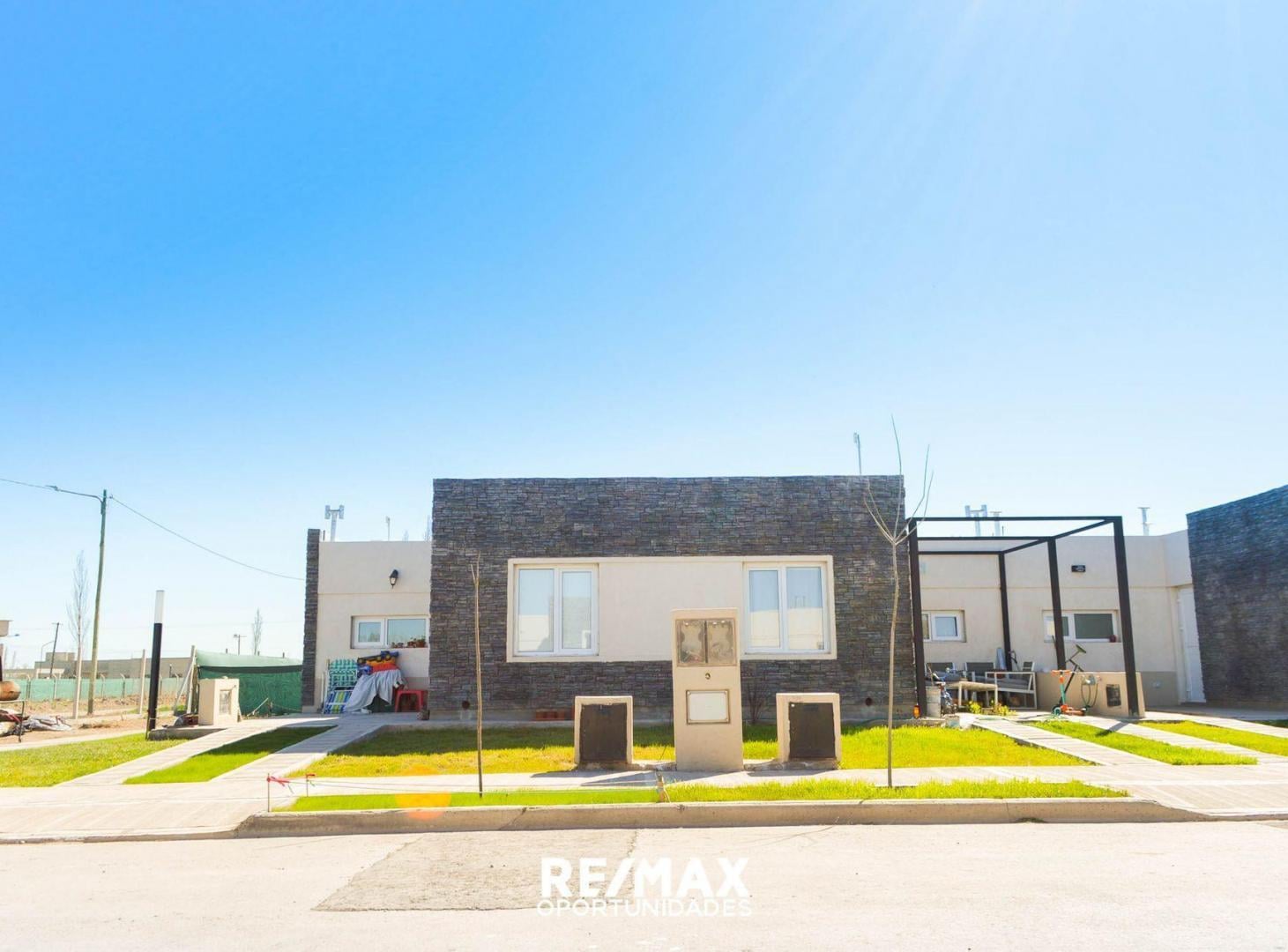 Foto de VENTA CASAS 2 DORM. LA FALDA ETAPA II, CIPOLLETTI, imagen 4