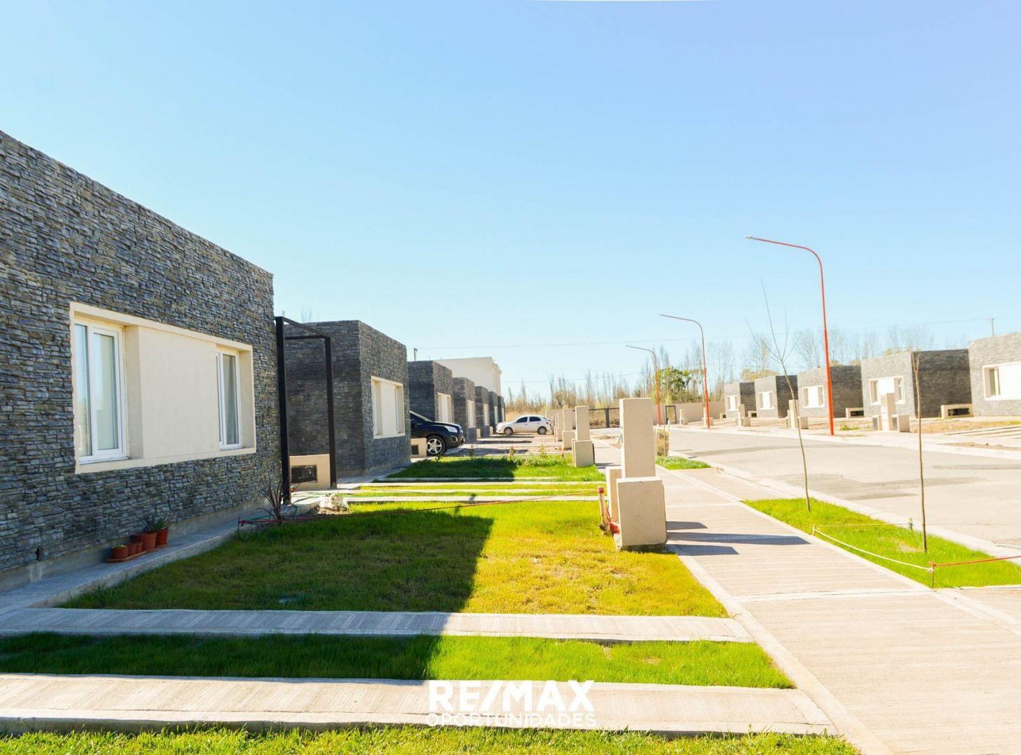 Foto de VENTA CASAS 2 DORM. LA FALDA ETAPA II, CIPOLLETTI, imagen 3