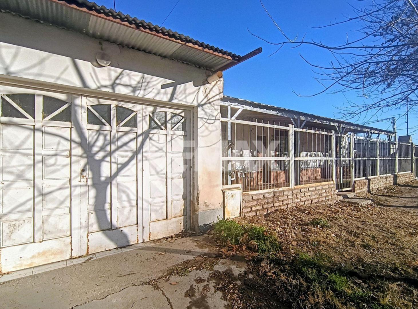 Foto de CASA 2 DORMITORIOS, COCHERA Y QUINCHO EN VENTA, imagen 1